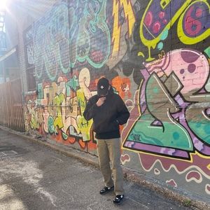 Meet your Posher, Lewis